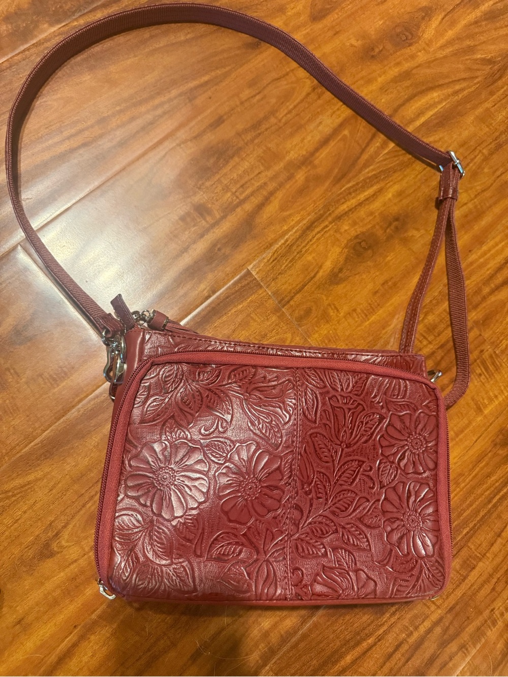 Women’s Embossed Floral Crossbody Bag - Burgundy (Conceal Carry Purse )